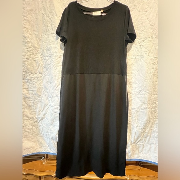 RD Style Dresses & Skirts - RD Style Black Medium Dress with Slits